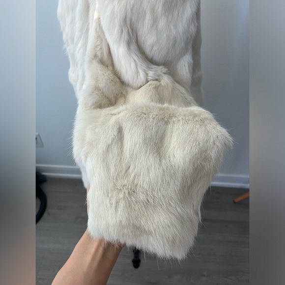 Rabbit Fur - Picture 5 of 7